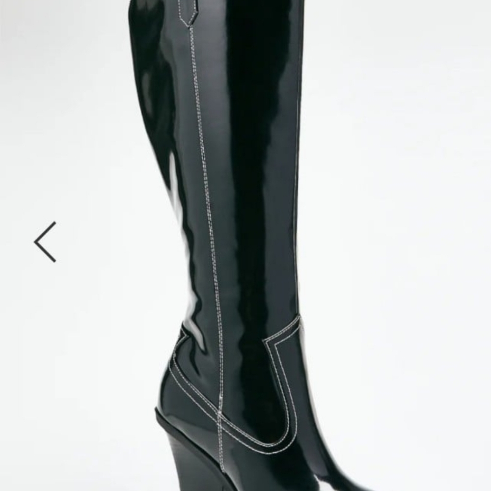 Boots - Picture 7 of 8